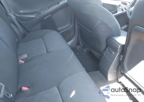 2010 Toyota Matrix S z USA, uszkodzony, nr VIN 2T1LE4EE7AC013751